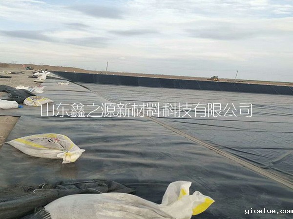 抗拉和穿透性能是沼气池黑膜重要的特性