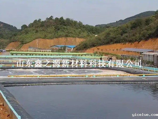 沼气池黑膜铺设：高效省时的创新方法